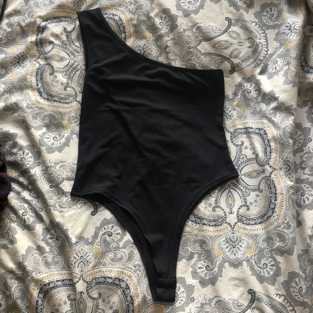 Black one shoulder bodysuit with clasp